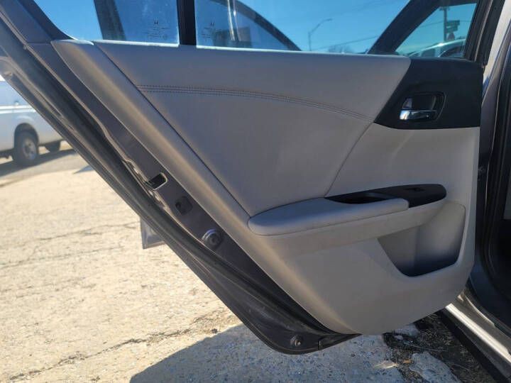 2015 Honda Accord Image 26