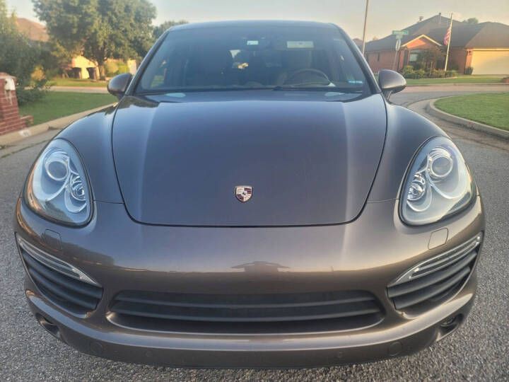 2014 Porsche Cayenne Image 2