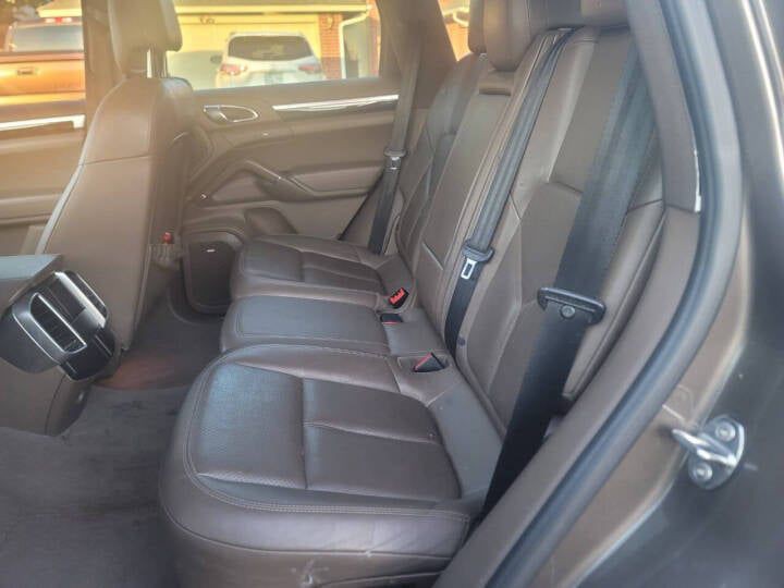 2014 Porsche Cayenne Image 9