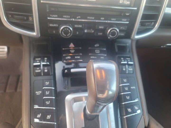 2014 Porsche Cayenne Image 14