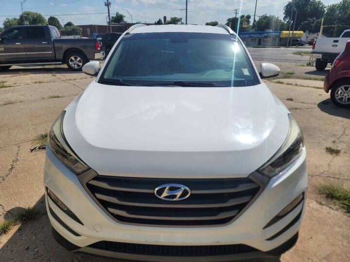 2016 Hyundai Tucson Image 2