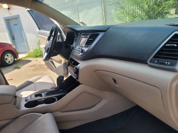 2016 Hyundai Tucson Image 17