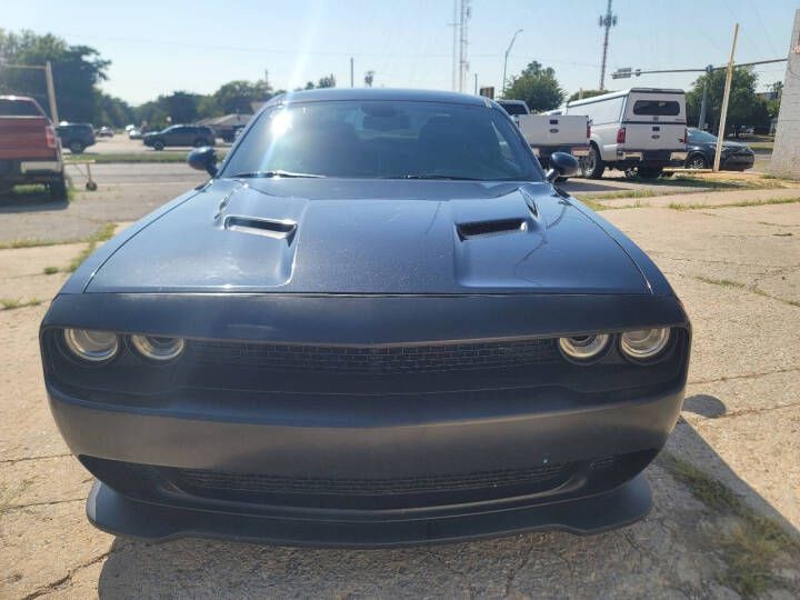 2018 Dodge Challenger Image 2