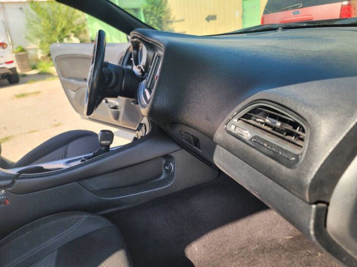 2018 Dodge Challenger Image 12
