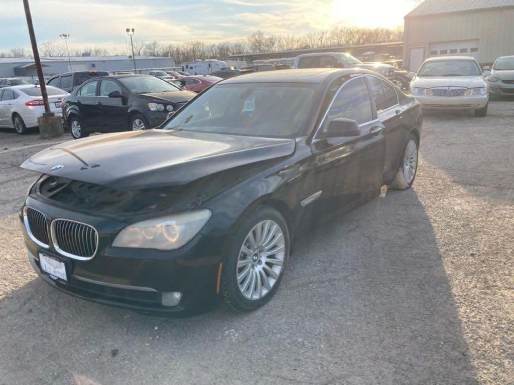 2012 BMW 7 Series Image 3