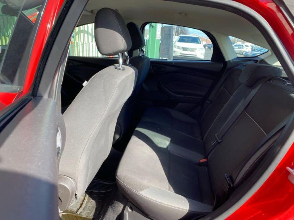 2012 Ford Focus Image 10