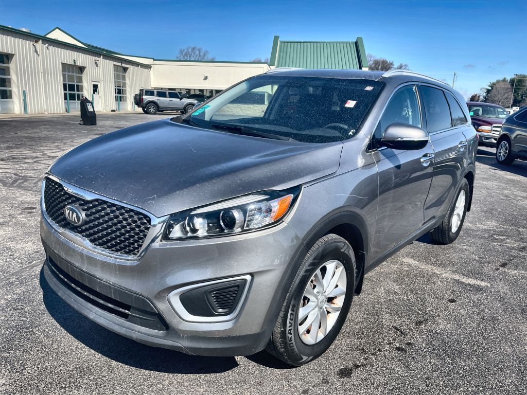 2016 Kia Sorento Image 1