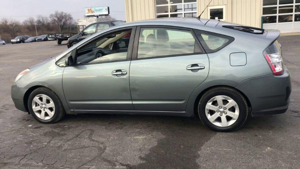 2004 Toyota Prius Image 3