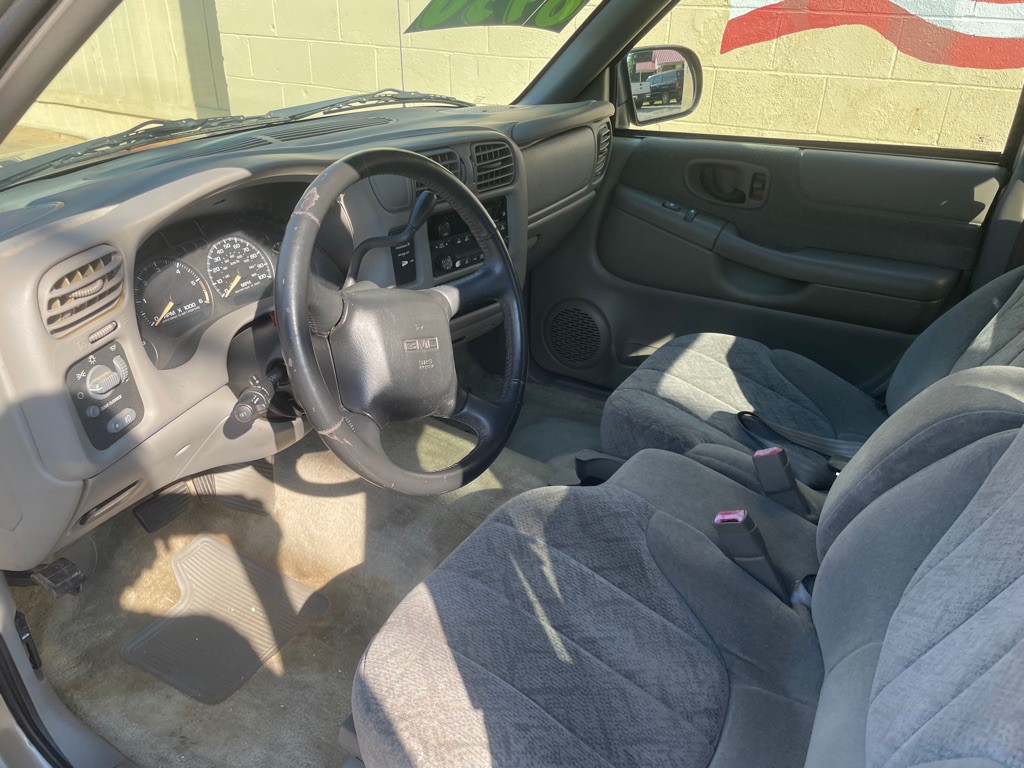 2002 GMC Sonoma Image 10