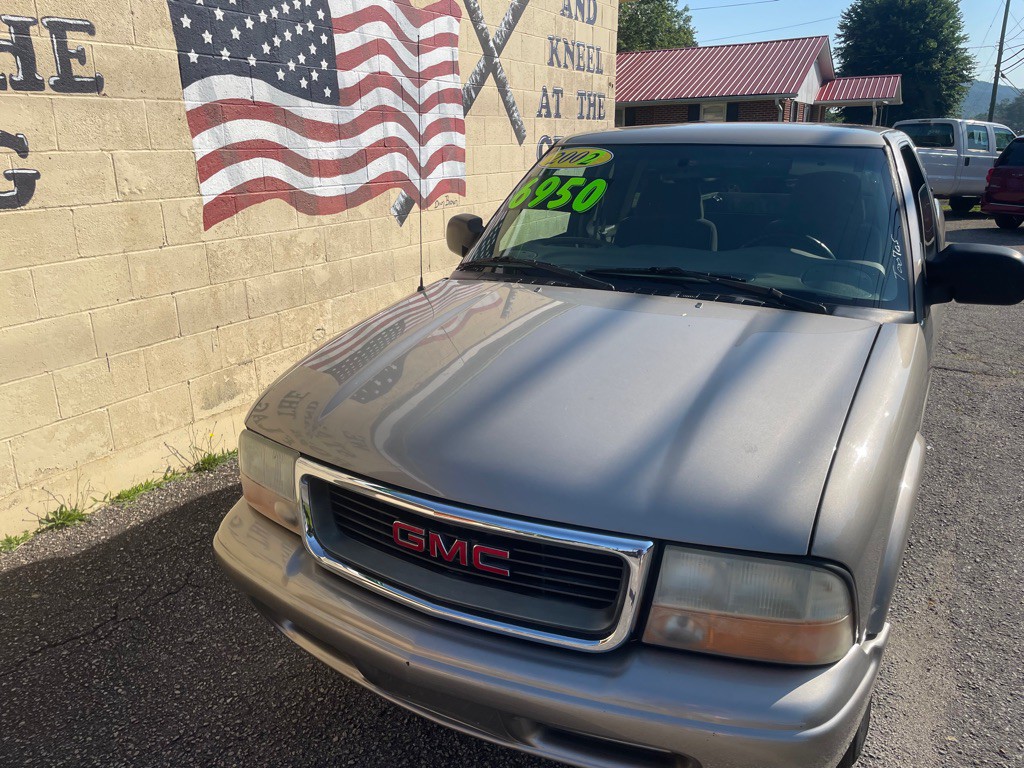 2002 GMC Sonoma Image 3