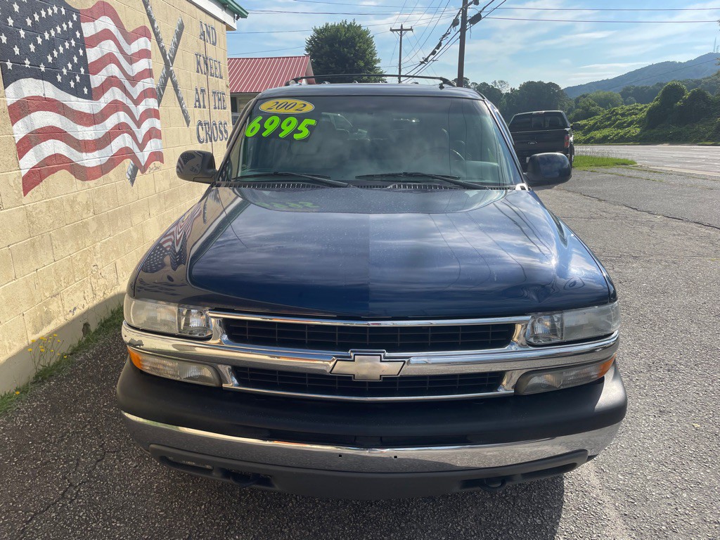 2002 Chevrolet Tahoe Image 2
