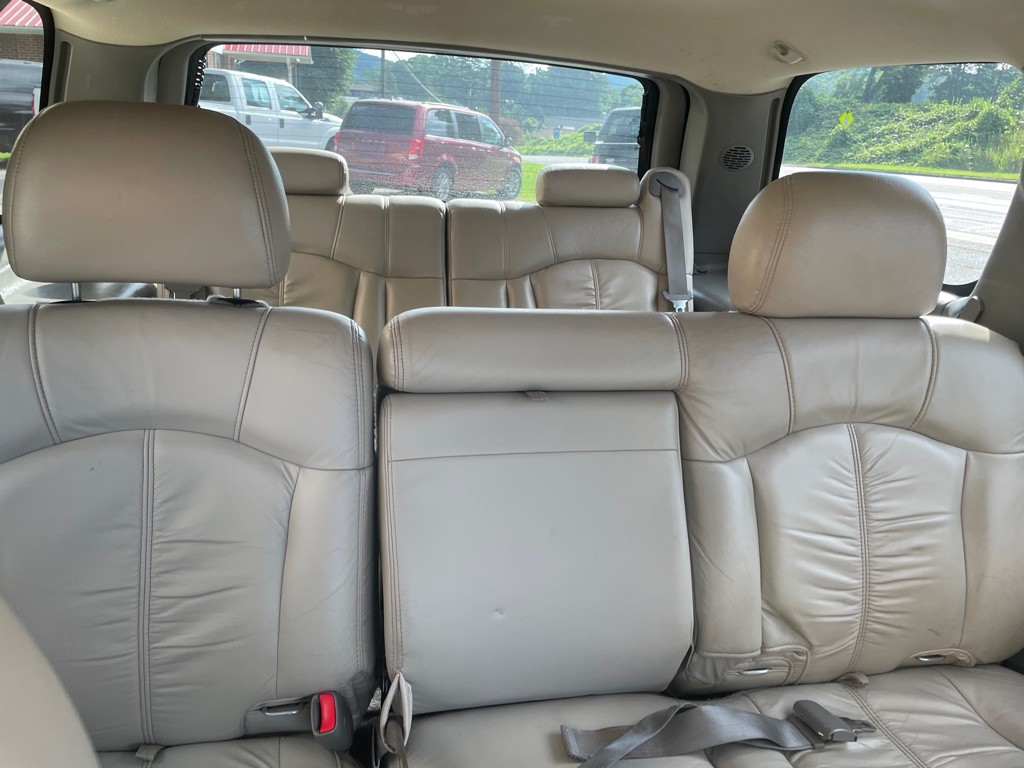 2002 Chevrolet Tahoe Image 13