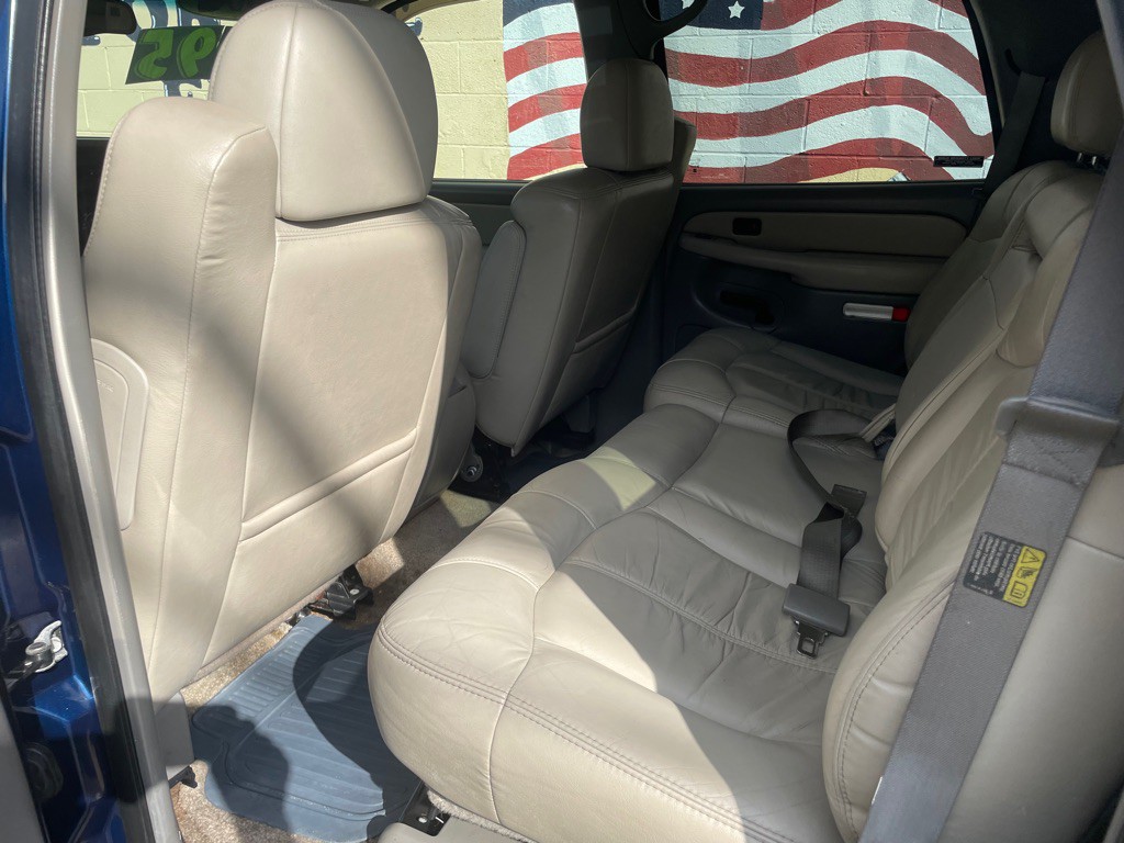 2002 Chevrolet Tahoe Image 14