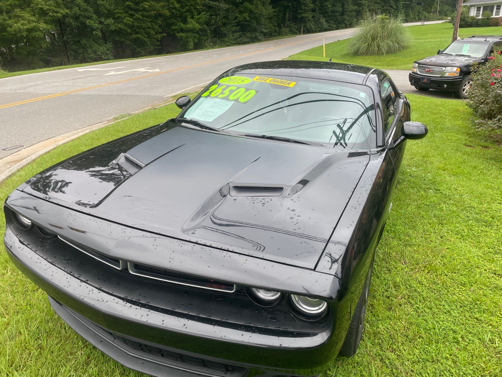 2015 Dodge Challenger Image 2