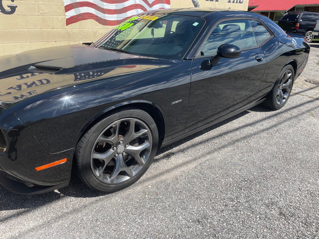 2015 Dodge Challenger Image 4