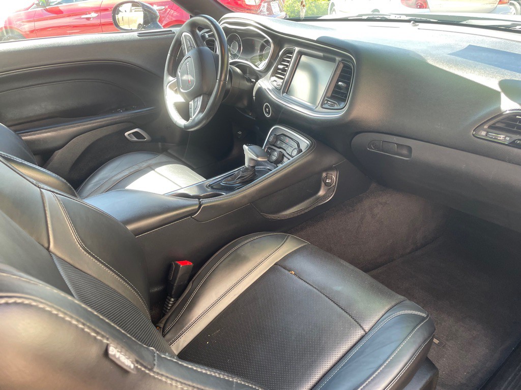 2015 Dodge Challenger Image 10