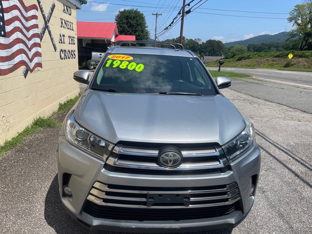 2017 Toyota Highlander Image 3