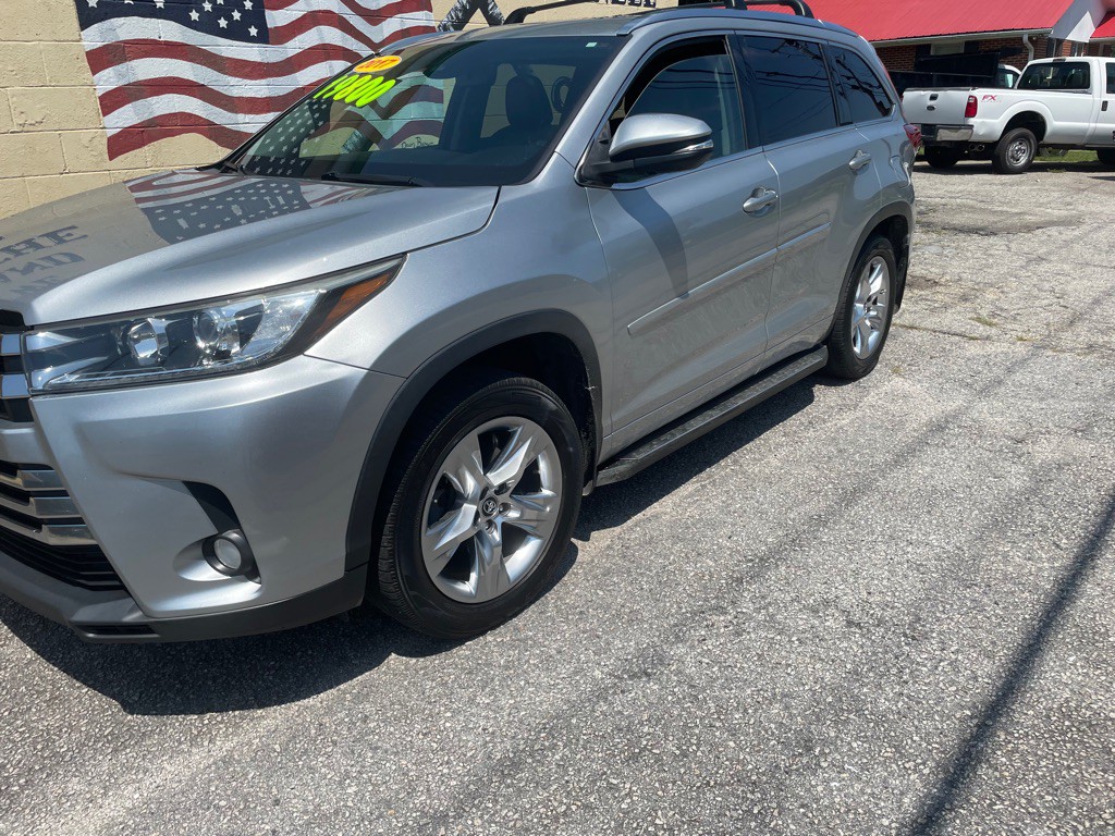 2017 Toyota Highlander Image 4
