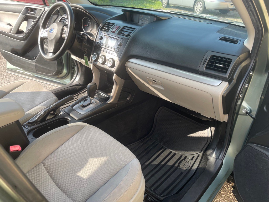 2014 Subaru Forester Image 12