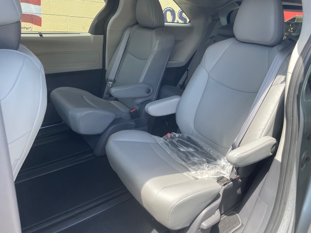 2021 Toyota Sienna Image 11