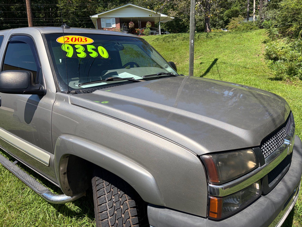 2003 Chevrolet Silverado 1500 Image 1
