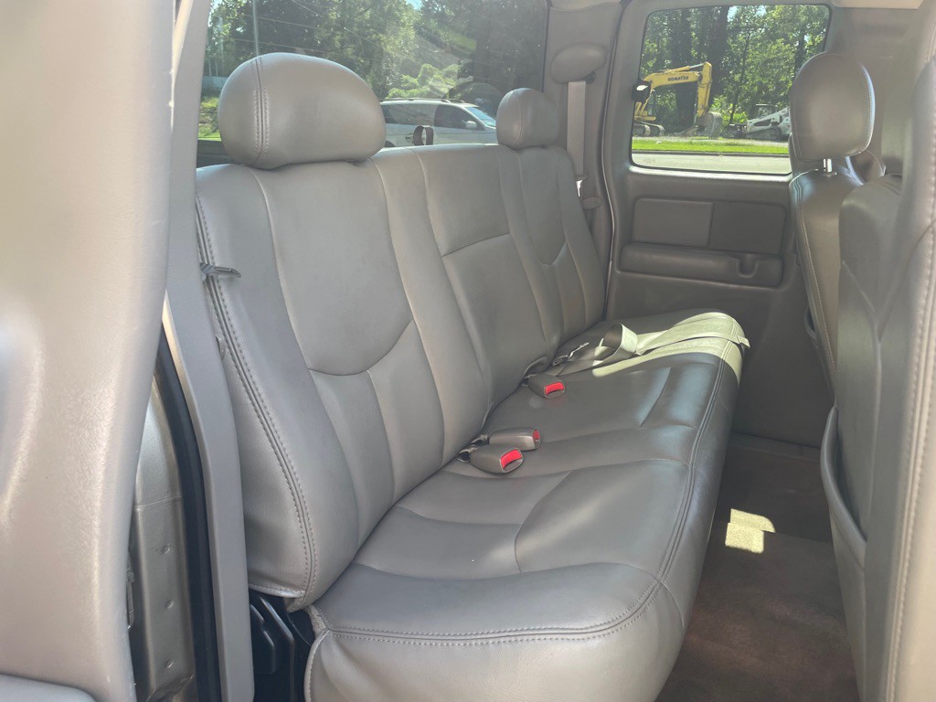 2003 Chevrolet Silverado 1500 Image 11