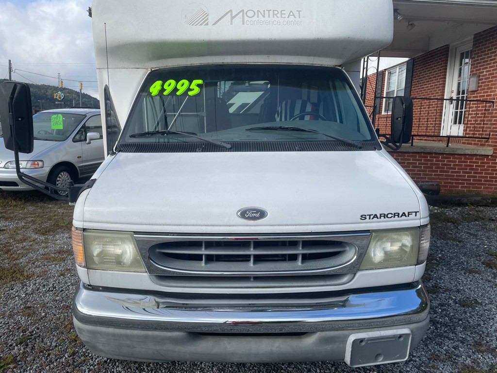 2002 Ford Econoline Image 2