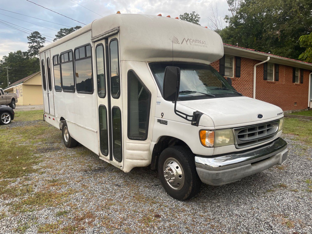 2002 Ford Econoline Image 4