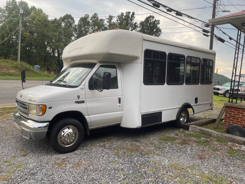 2002 Ford Econoline Image 6
