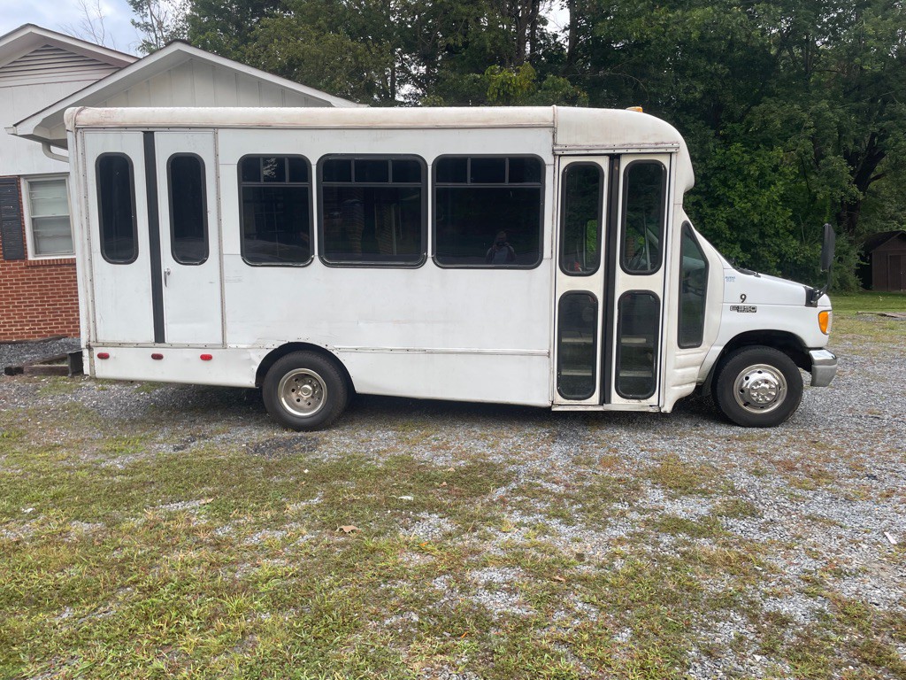 2002 Ford Econoline Image 7