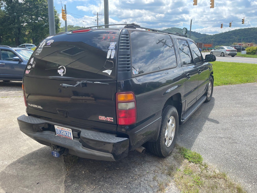 2003 GMC Yukon Image 4