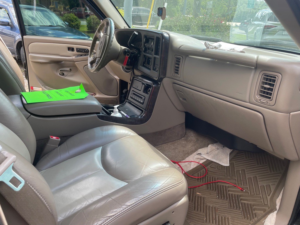 2003 GMC Yukon Image 7