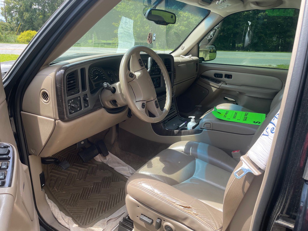 2003 GMC Yukon Image 8