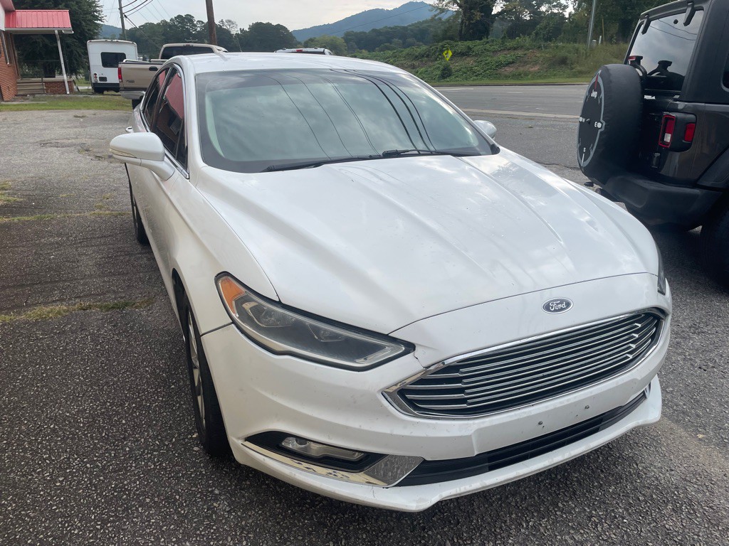 2017 Ford Fusion Image 2