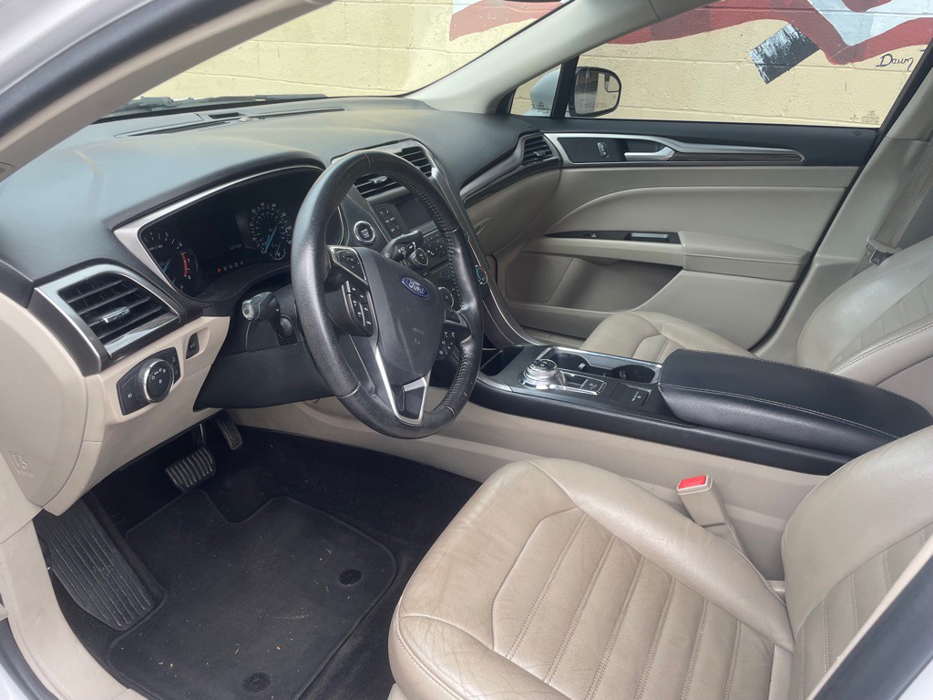 2017 Ford Fusion Image 10