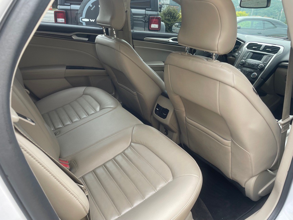 2017 Ford Fusion Image 12