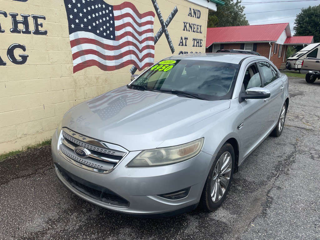 2010 Ford Taurus Image 2