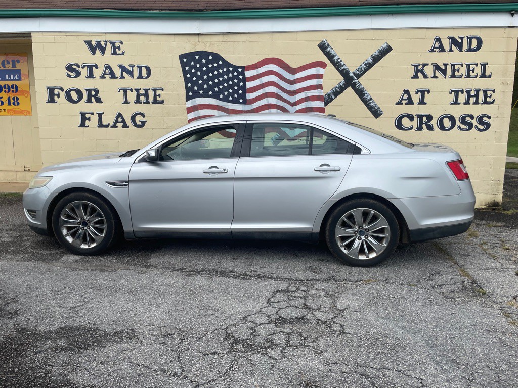 2010 Ford Taurus Image 4