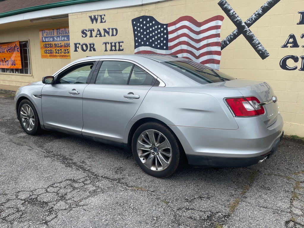2010 Ford Taurus Image 5