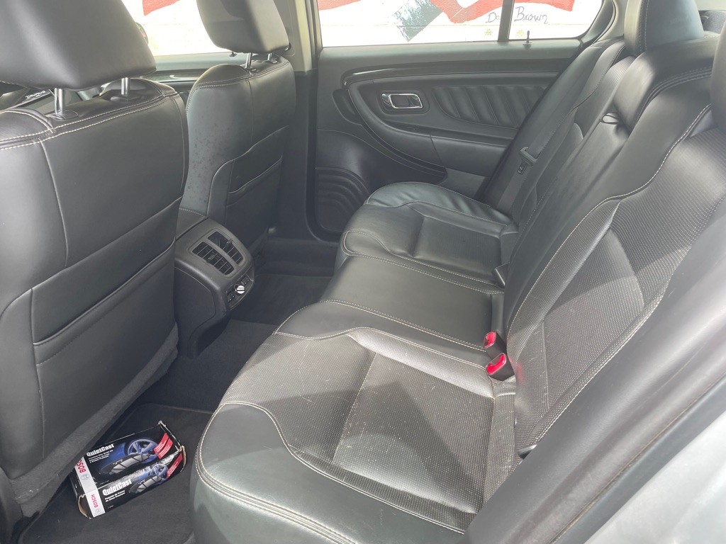 2010 Ford Taurus Image 12