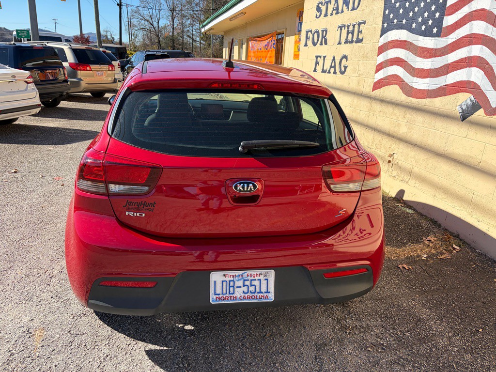 2021 Kia Rio Image 7