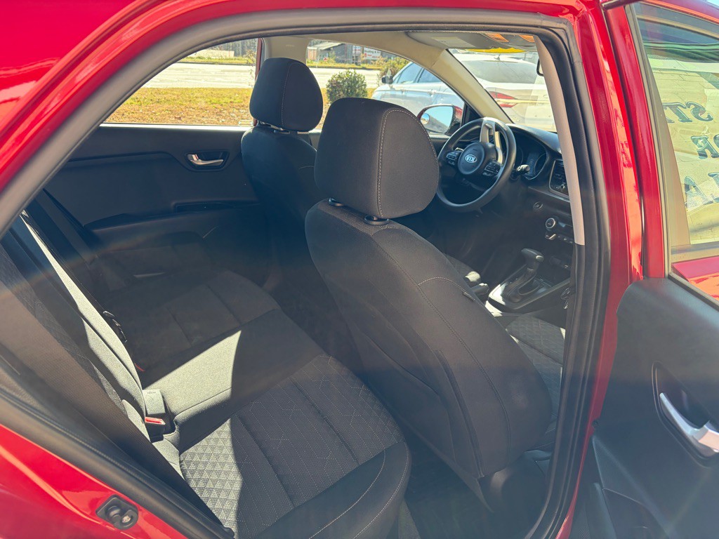 2021 Kia Rio Image 11