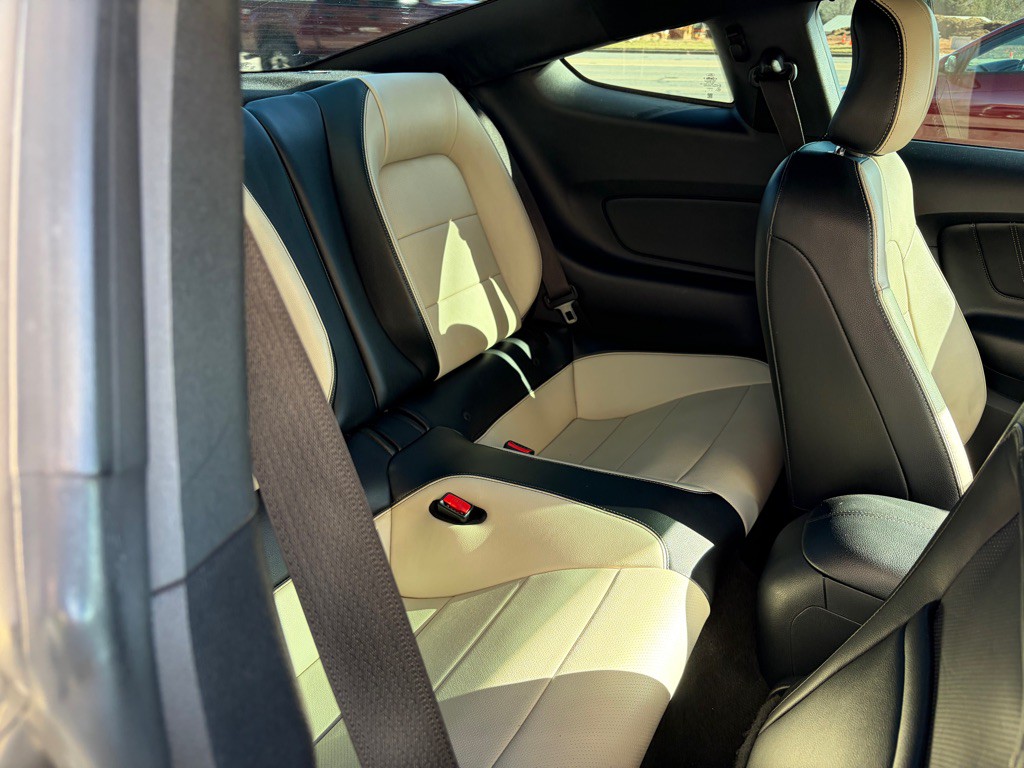 2015 Ford Mustang Image 12