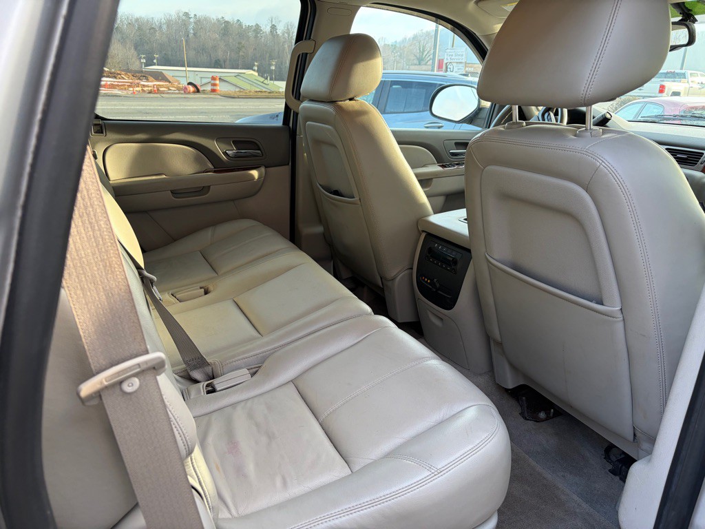 2010 Chevrolet Tahoe Image 11