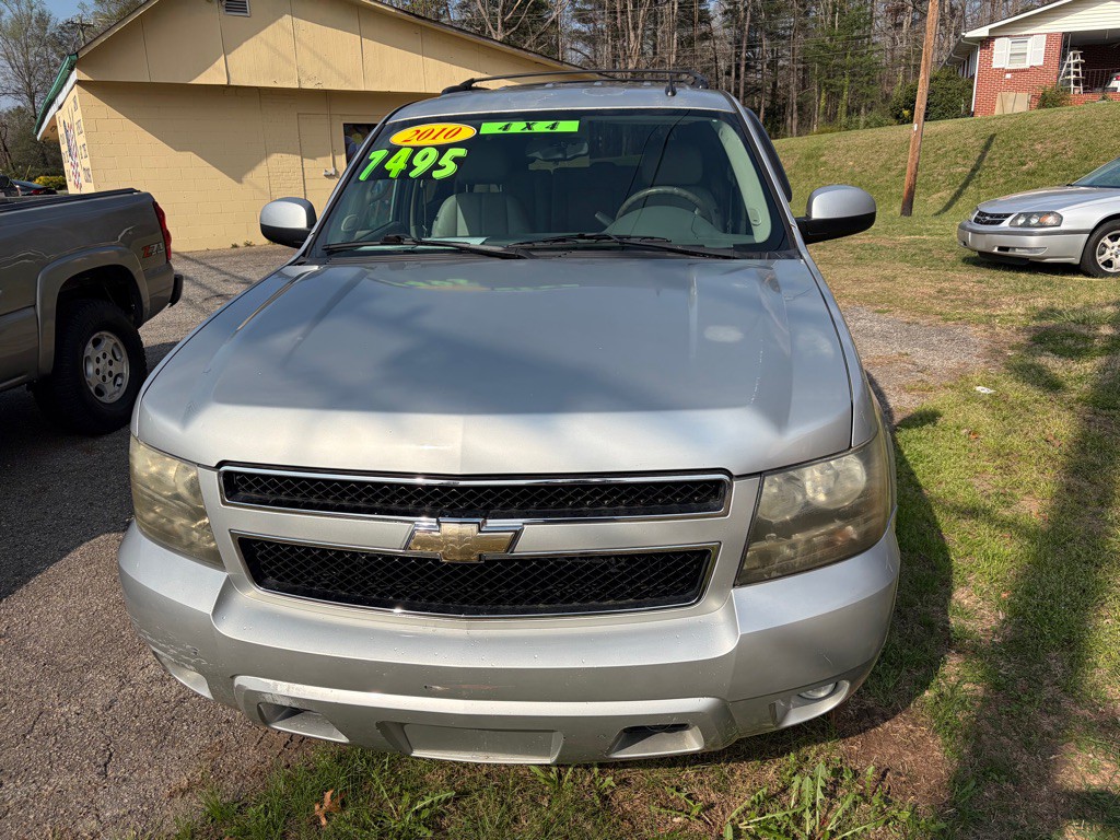 2010 Chevrolet Tahoe Image 2