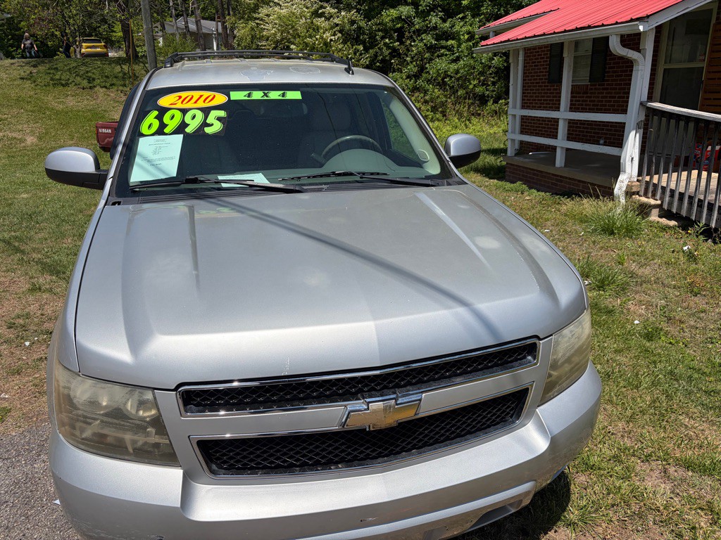 2010 Chevrolet Tahoe Image 2