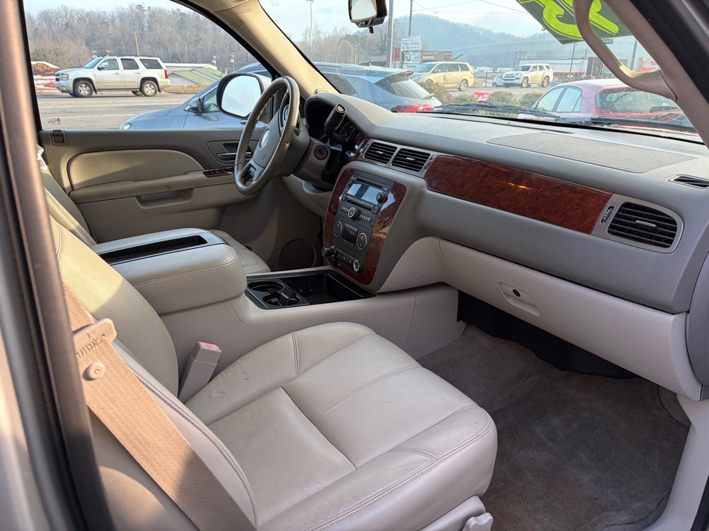 2010 Chevrolet Tahoe Image 10