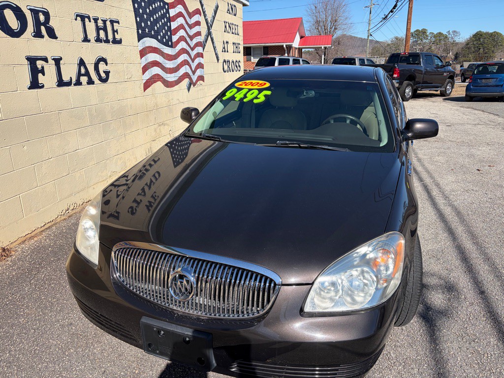 2009 Buick Lucerne Image 2