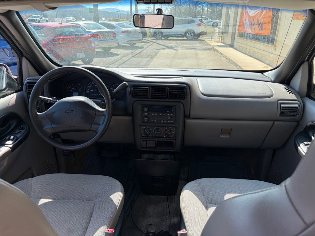 2002 Chevrolet Venture Image 10