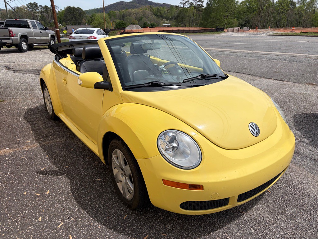 2007 Volkswagen Beetle Image 2